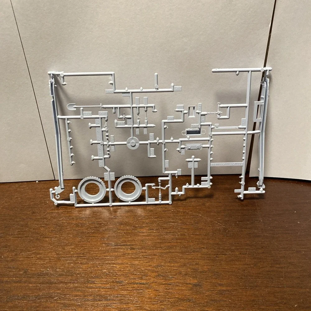 Airfix 17 Pounder‎ Anti-Tank Gun And Crew 1:32 Scale Plastic Model Kit A06361 - Picture 5 of 9